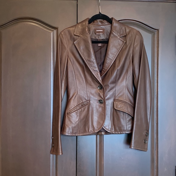 Danier Jackets & Blazers - Danier Brown Leather Blazer Size XS fit Small Danier Jackets & Blazers - Danier Brown Leather Blazer Size XS fit Small
